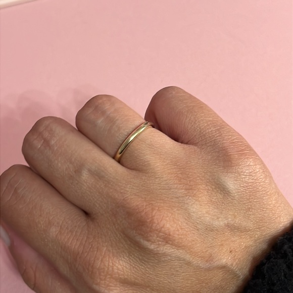 Mejuri 14k Gold Thin Wedding Band - Picture 5 of 6